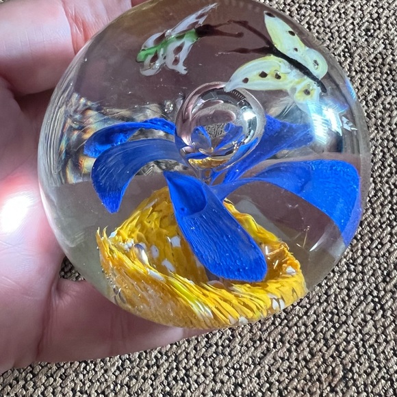 Glass Paperweight with Controlled Bubble and Flower - Picture 13 of 16